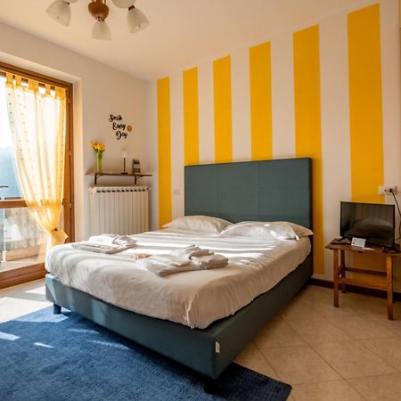 Happy Guest Apartments - Lake Panorama & Pool Riva di Solto Exteriér fotografie