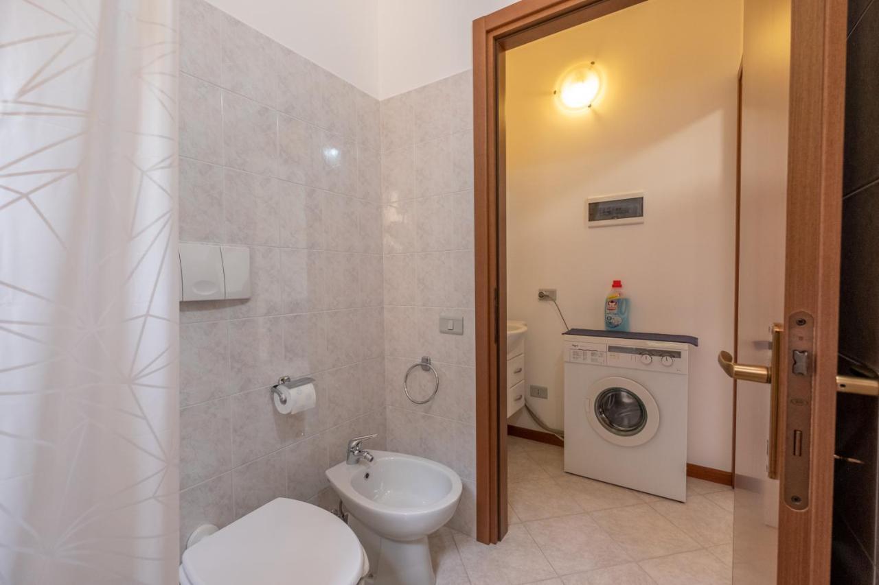 Happy Guest Apartments - Lake Panorama & Pool Riva di Solto Exteriér fotografie